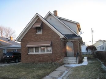 2037 Howe St, Racine, WI 53403