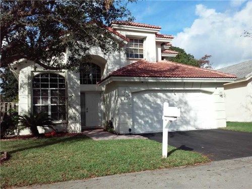 6927 NW 26 ST, Pompano Beach, FL 33063