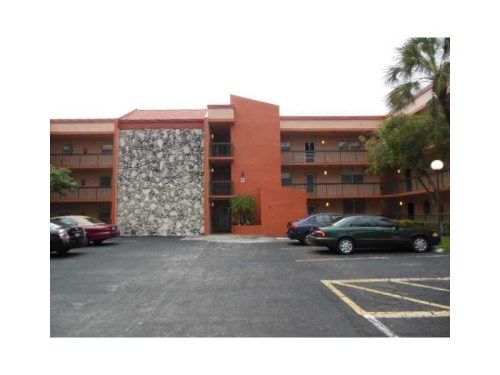 3200 HOLIDAY SPRINGS BL # 106, Pompano Beach, FL 33063