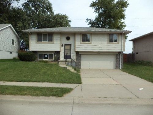 14102 Virginia St, Omaha, NE 68138