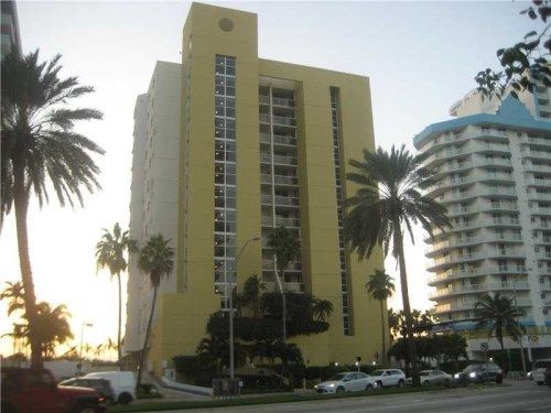 5880 COLLINS AV # 403, Miami Beach, FL 33140