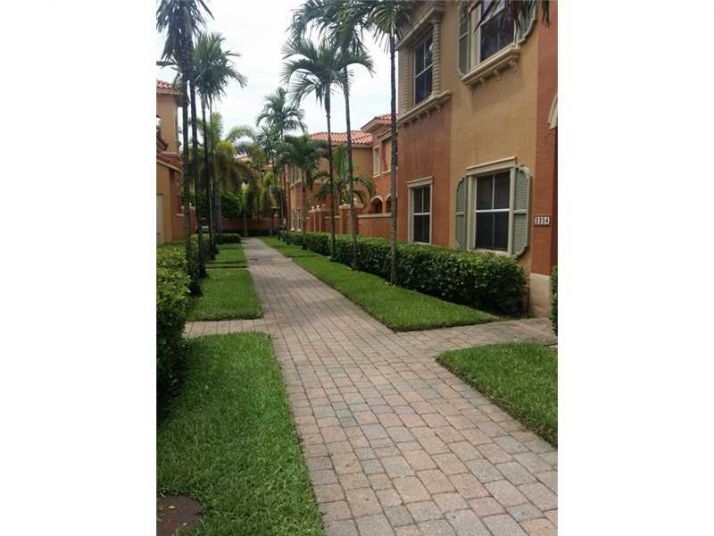 2208 CORAL REEF CT # 5609, Fort Lauderdale, FL 33312