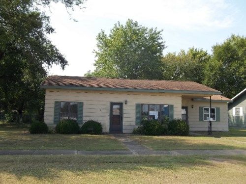 517 Clark Street, Cherryvale, KS 67335