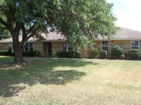 202 West Panorama Loop, Waxahachie, TX 75165