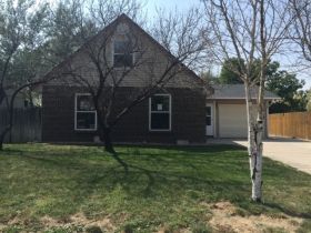 215 Cleveland Ct, Bennett, CO 80102