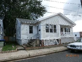 1722 Hewes Ave, Marcus Hook, PA 19061