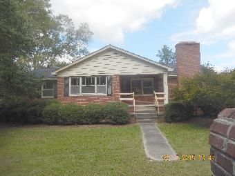 504 W Highland St, Saluda, SC 29138