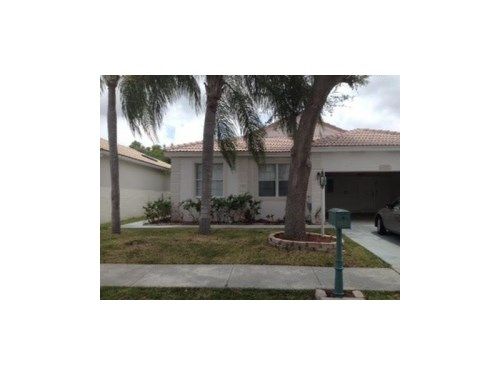 6822 DOGWOOD LN, Pompano Beach, FL 33063