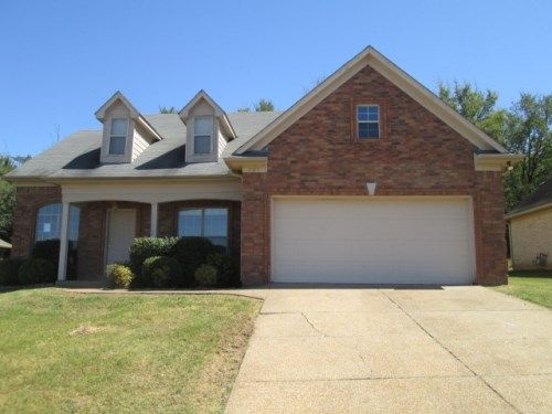 205 Village Drive, Oakland, TN 38060