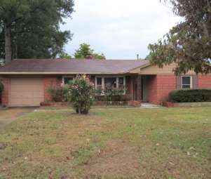 2551 Airwood Dr, Montgomery, AL 36108