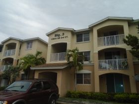 13800 NE 3rd Ct Apt 305, Miami, FL 33161