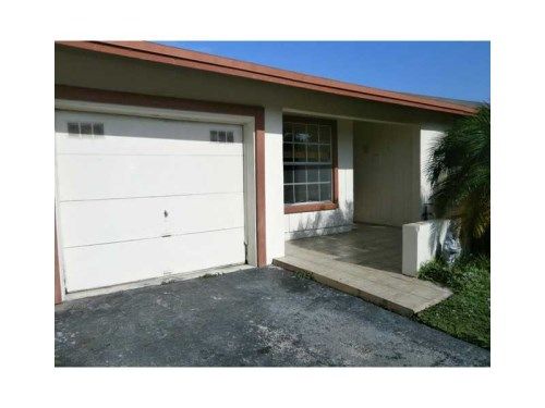 5570 LAKEWOOD CR # B, Pompano Beach, FL 33063