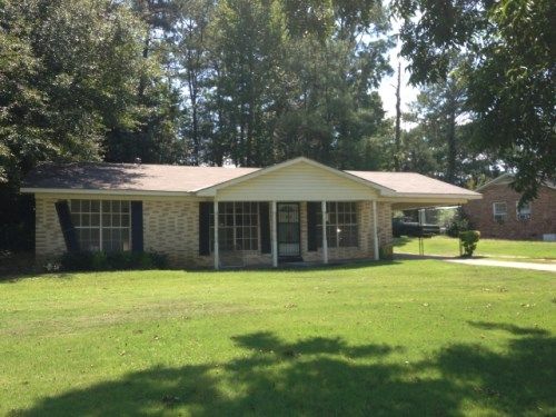 441 Bowden St, Brundidge, AL 36010