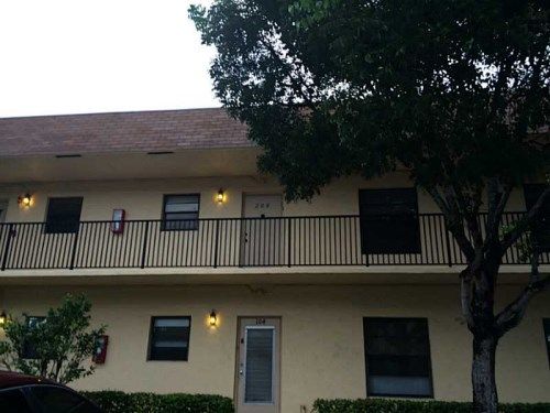 2 BRIARWOOD # 204, Hollywood, FL 33024