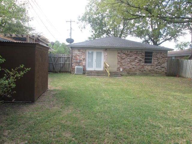 107 Grayson St, Whitesboro, TX 76273