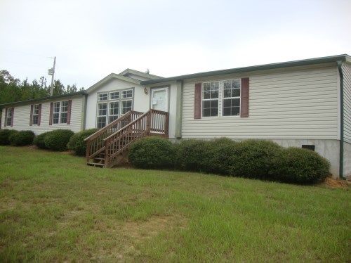 28 Rutledge Rd, Seale, AL 36875