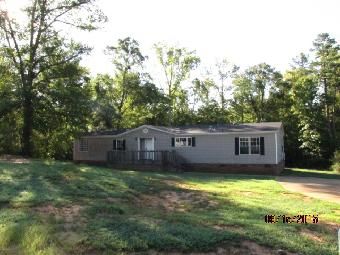 121 Woodmont Ln, Laurens, SC 29360