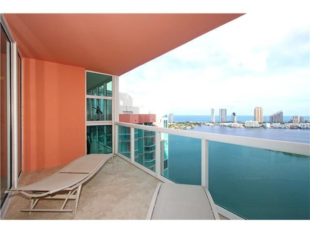 3370 HIDDEN BAY DR # 3215, Miami, FL 33180