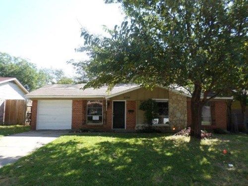 3224 Earle Dr, Haltom City, TX 76117