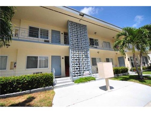 1075 101 ST # 8, Miami Beach, FL 33154