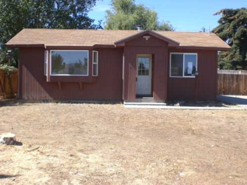 304 N 9th St, Selah, WA 98942