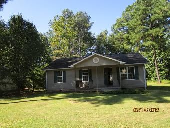 106 Rebecca Dr, Greenwood, SC 29646