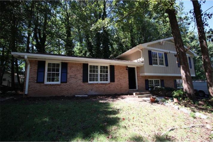 27 Blue Springs Court Sw, Lilburn, GA 30047