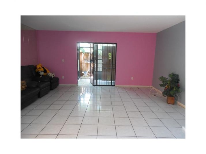 2780 W 63 PL # 101-22, Hialeah, FL 33016