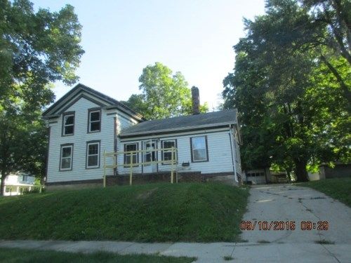 122 W Washington St, Grand Ledge, MI 48837