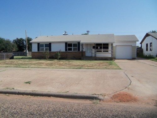 1420 East Reppto St, Brownfield, TX 79316