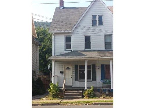 423 W Pennsylvania Ave, Pen Argyl, PA 18072