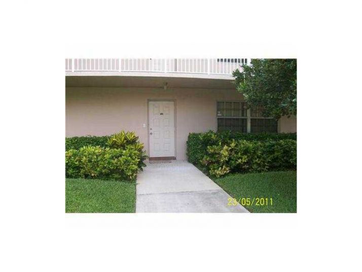 4240 OAKS TE # 106, Pompano Beach, FL 33069