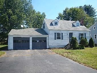 30 Goodwin Ave, Wethersfield, CT 06109