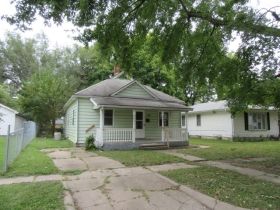 708 NE Freeman Ave, Topeka, KS 66616