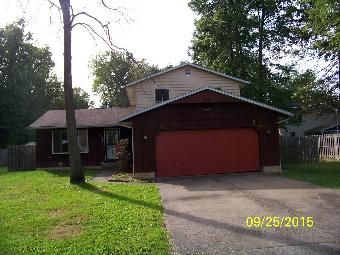 884 Robinwood Ave, Sheffield Lake, OH 44054