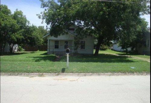 804 Cooke St, Nocona, TX 76255