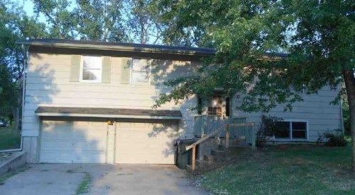 5230 NW Melba Dr, Topeka, KS 66618