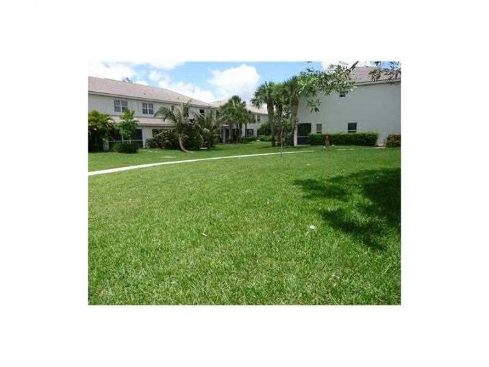 420 SW 122 AV # 420, Hollywood, FL 33025