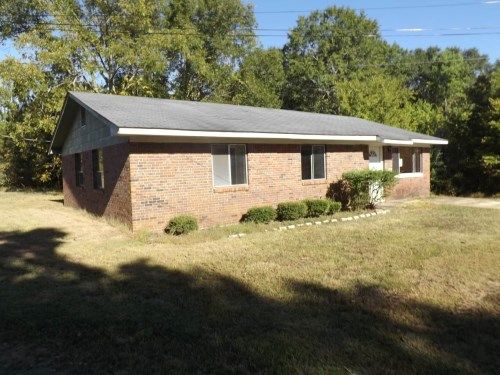 2072 Pearline Ln, Starkville, MS 39759