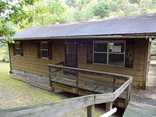 520 Cash Hollow Rd, Johnson City, TN 37601