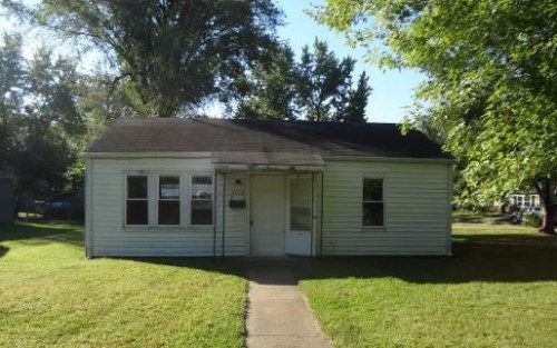 4719 SW Sunny Dell Ct, Topeka, KS 66614