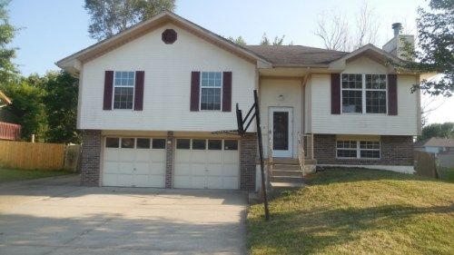 601 Willow Dr, Grain Valley, MO 64029