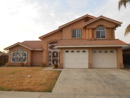 2311 Siena Dr, Delano, CA 93215