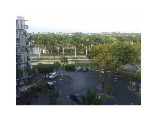 20500 W COUNTRY CLUB DR # 714, Miami, FL 33180