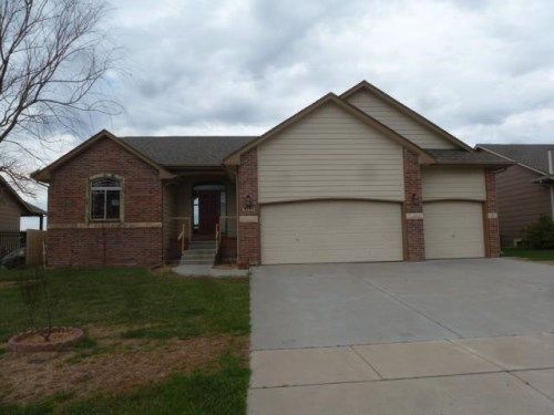 8935 N Ridgewood Ln, Valley Center, KS 67147