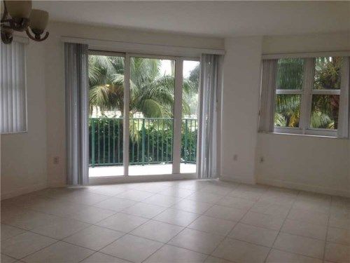 20000 COUNTRY CLUB DR # 211, Miami, FL 33180