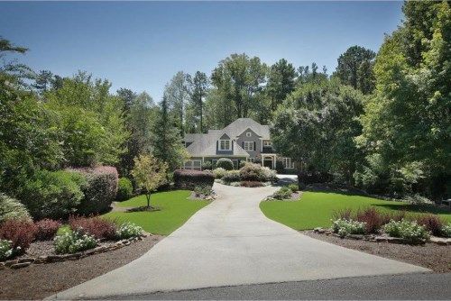 140 Charleston Circle, Roswell, GA 30076