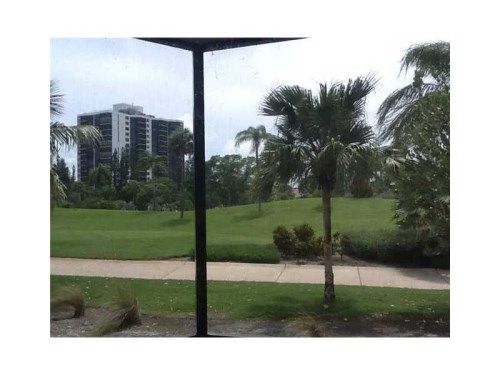 20313 W COUNTRY CLUB DR # L2, Miami, FL 33180