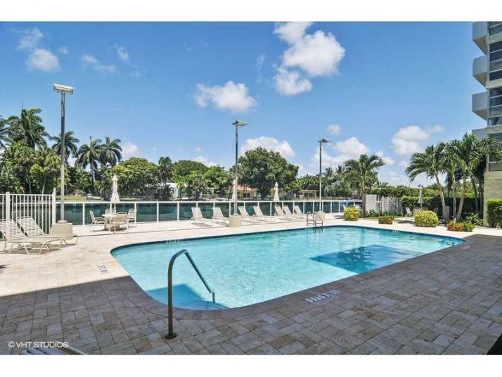 9800 W Bay Harbor Dr # 707, Miami Beach, FL 33154