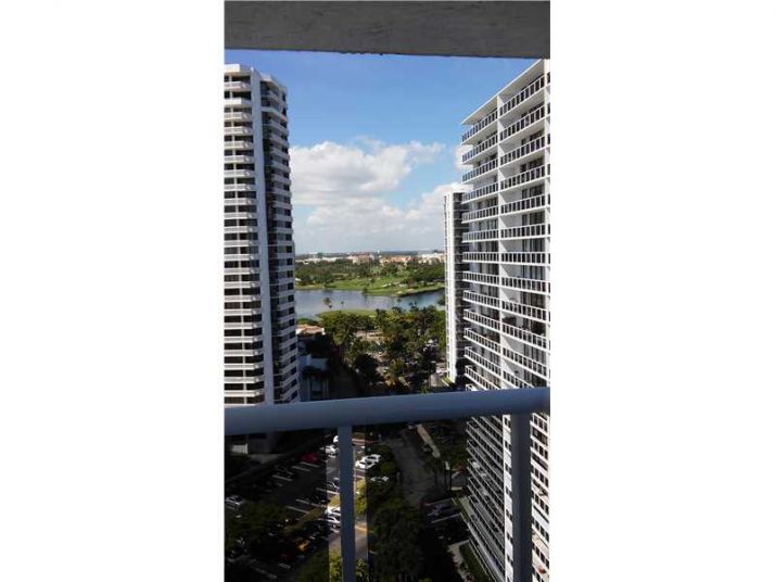 20515 E COUNTRY CLUB DR # 1749, Miami, FL 33180